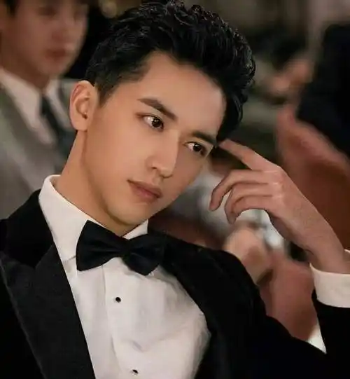 恭喜演员许魏洲宣布结婚未公布女方身份出道多年几乎无绯闻