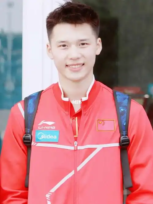 陈艾森27岁生日快乐