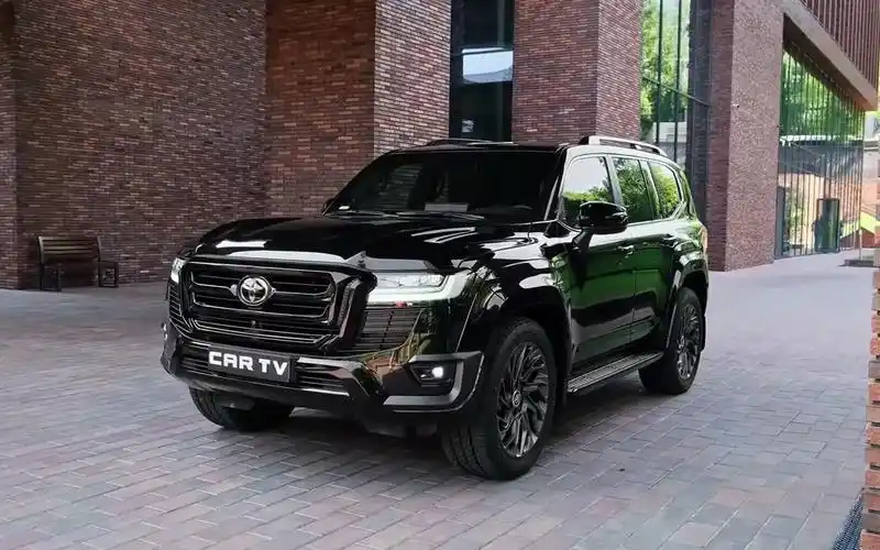 2022款丰田兰德酷路泽,陆地巡洋舰lc300,内饰更漂亮陆巡越野车