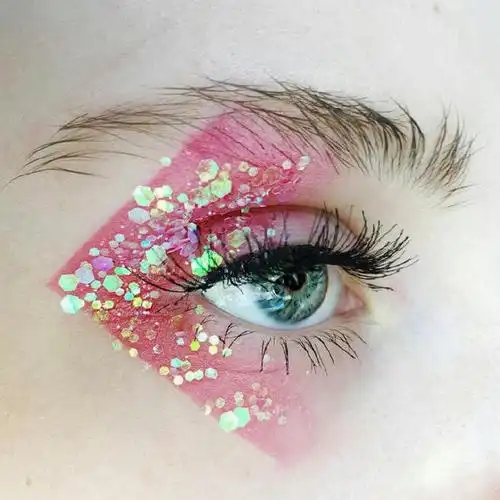 出游灵感妆#几何形眼妆,太有创意啦~#城市寻美记