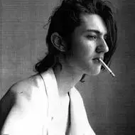 真人超拽霸气男生叼烟头像图片