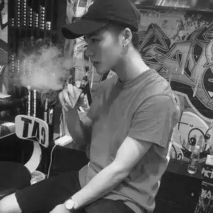 黑白个性霸气男生微信头像