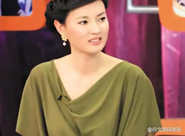 曾被誉为央视台花出身名门却毁于谣言47岁刘芳菲越来越优雅