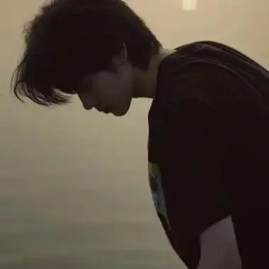 文艺范高冷成熟男头ins风_男生头像_我要个性网