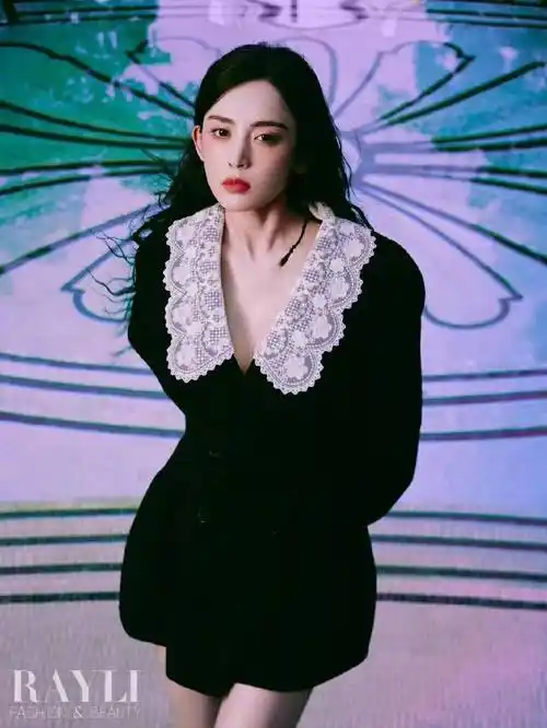 古力娜扎杂志封面大片曝光,黑色长发将冷艳御姐气质拉满-爱读书