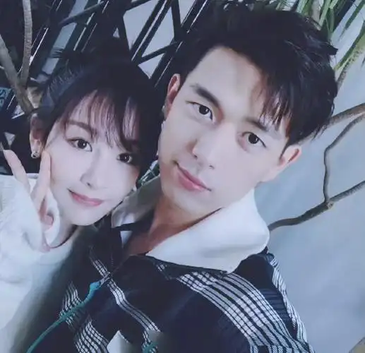 两个搞笑王者的碰撞:《国色芳华》官宣,李现与杨紫二搭 - 知乎