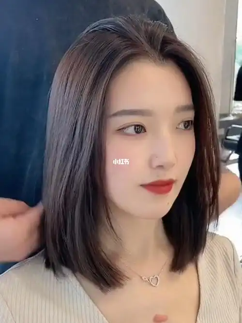 圆脸方脸也适合的中短发发型