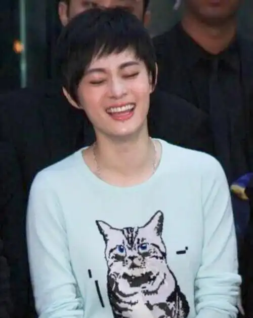 其实孙俪是最爱笑的女星,看过照片你就明白了