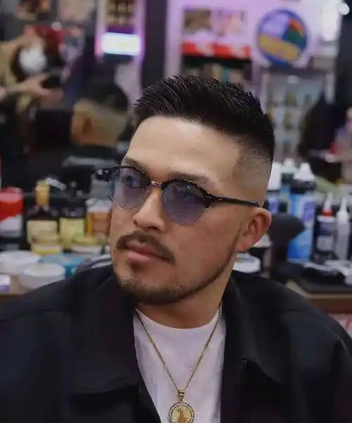 中年大叔流行剪光头错有品位的男士现在都做这三种发型了