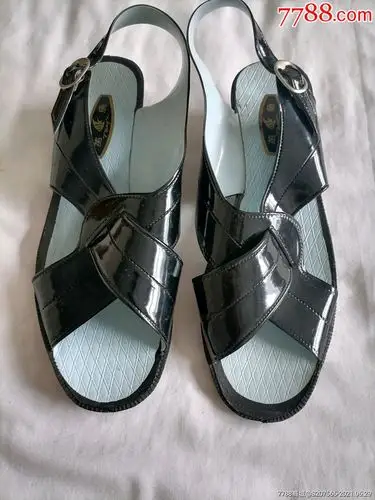 男凉鞋