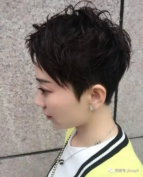 2018流行"短鬓角"_发型