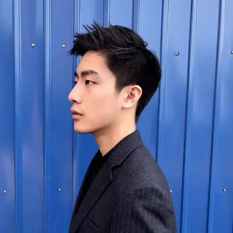 一秒让女生爱上你的18款男生短发!_发型