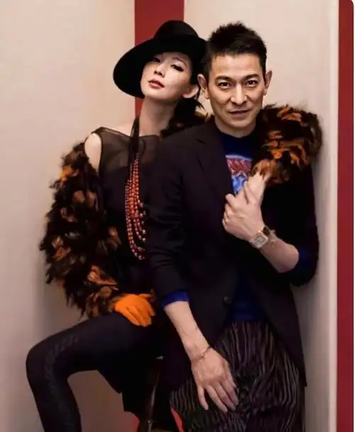 林志玲刘德华合照流出他越老越帅林志玲开叉裙妩媚性感