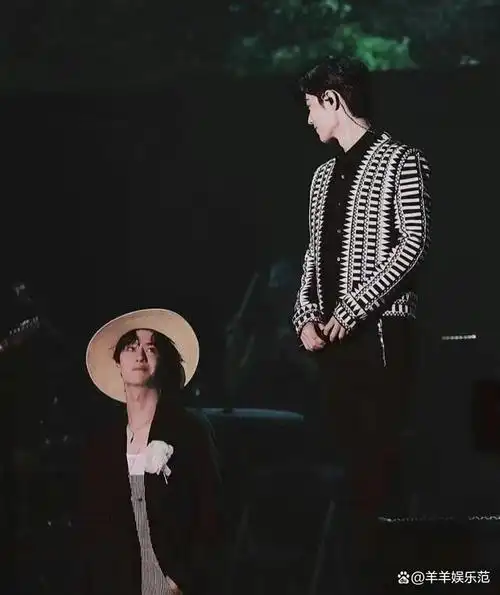 围绕的标签是#肖战王一博在泰国有多火#,这背后又藏着怎样的精彩瞬间?
