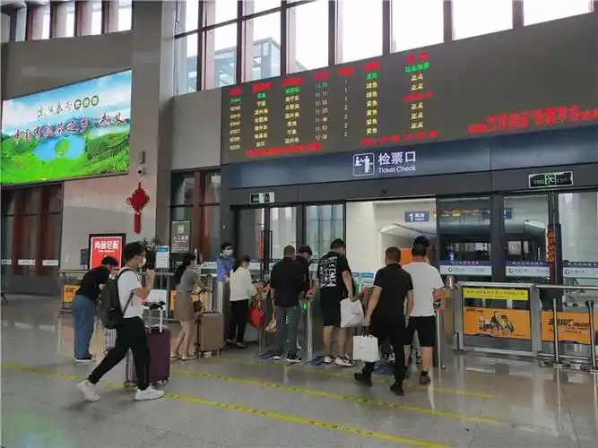 十一长假迎返程高峰武义高铁北站多举措保障安全出行