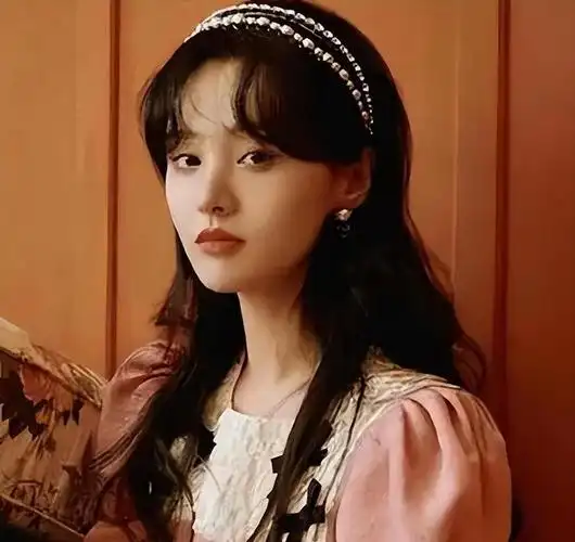 郑爽坠落记:偶像光环背后的经济困局与道德反思|张翰|张恒|娱乐圈