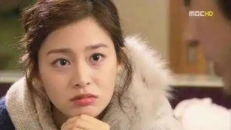 推荐问题五,金泰熙最好的一张照片都抵不了韩艺瑟最难看的一张真不懂