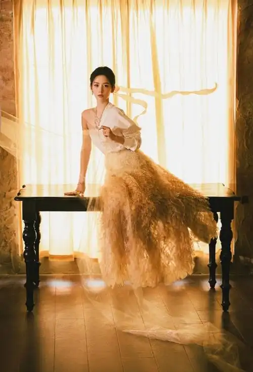 周也油画里的少女#  周也-油画里的少女出逃93