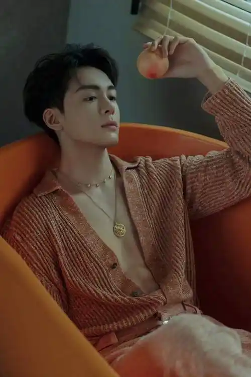 时隔三年终于又看见我老公的腹肌了02给我老公曾舜晞的腹肌抽个奖