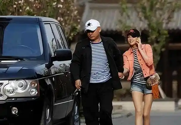 "被曝私密照,终身不孕",这5位女星看男人的眼光真是太差了!