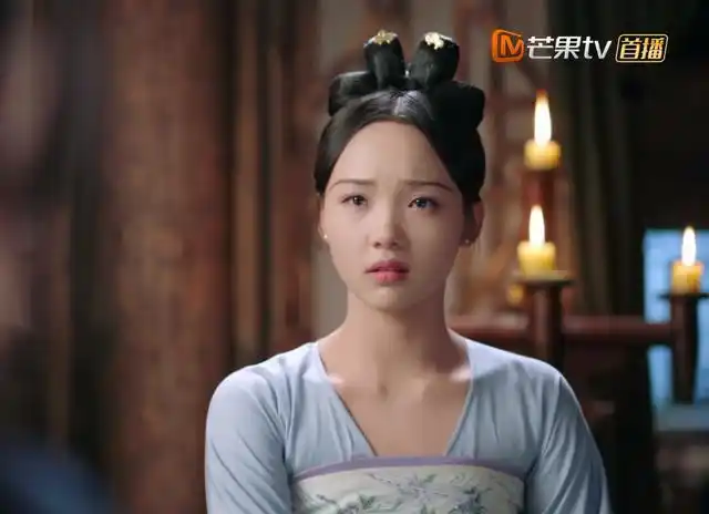 女主角吕小雨的颜值说不上多高,但在一般情况下看着还算自然.