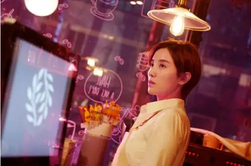 宋佳《超级的我》全新海报发布 潮酷风格体现多面人生_电影_电影资讯