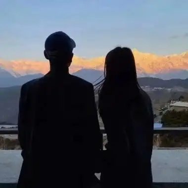 低调拥有成熟气质的新款情侣头像