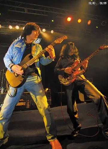 丁武:摇滚人自生自灭也不是坏事|丁武|摇滚|唐朝乐队_新浪娱乐_新浪网