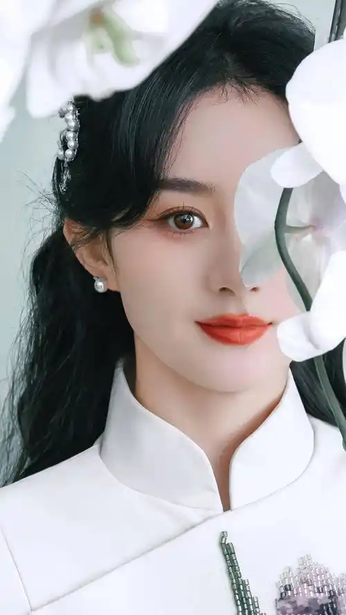 赵丽颖旗袍装造型清雅秀丽端庄温婉