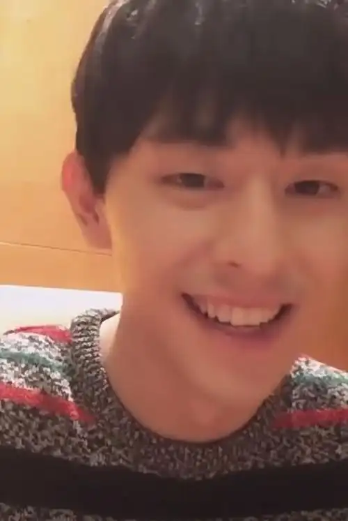 邓伦被封杀一年后容貌大变认不出开直播向粉丝袒露心声