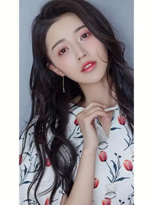 王秀竹辽宁艺人90后演员解放军艺术学院