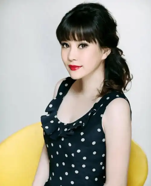 小品演员杨蕾:春晚首位女演员,她要是不结婚,就没宋丹丹啥事了_戴志诚