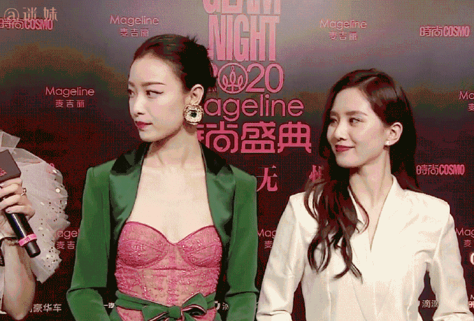 流金岁月给我搞快点##倪妮刘诗诗牵手相视一笑##cosmo时尚盛典红毯