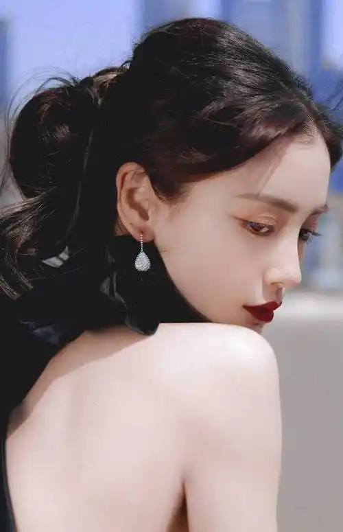 刘嘉玲回应:换了账号,已加回_微信_好友_杨颖