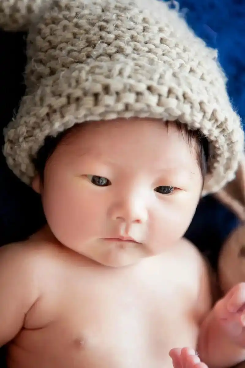 幼儿园要毕业啦老师让做的回忆录把儿子从小到大的照片看了一遍