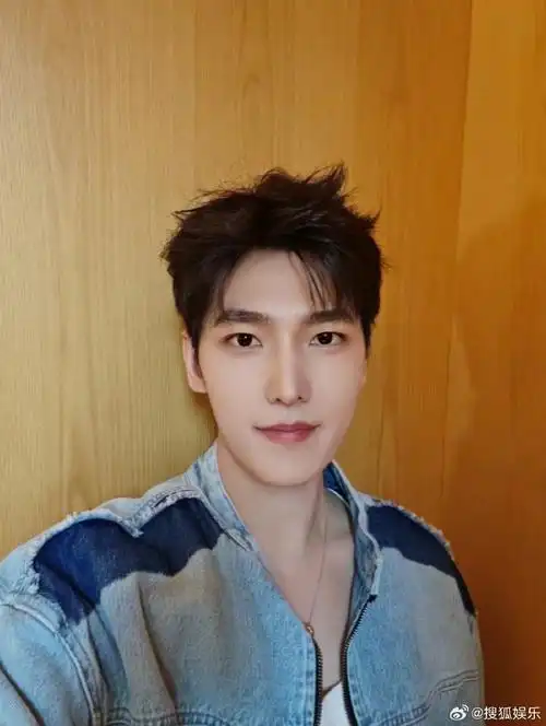 杨洋龙年第一张自拍