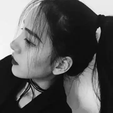 非主流女生伤感黑白头像2020精选 唯美的童话里一切都是凄美