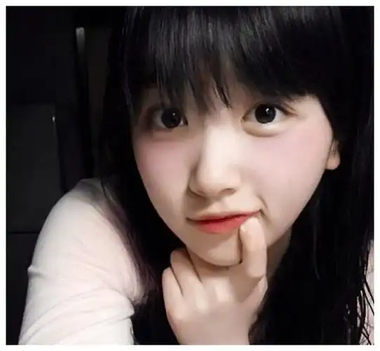 并且还是很有辨识度的那种呢,就算是当时出道,孔雪儿依旧是可以圈粉无