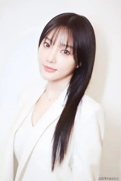 42岁李小璐凹凸有致,性感身材令人倾倒!_广大观众_女性_成功