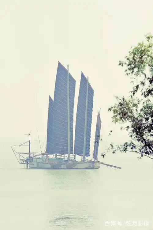 这种洪泽湖古帆船很稀少了