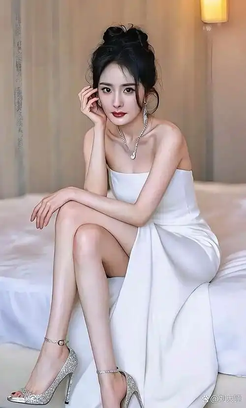 离异后的杨幂,确实越来越成熟丰韵起来