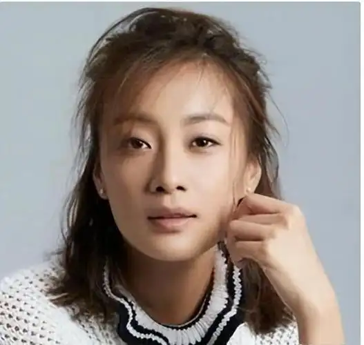 在恰当的时机到来时,徐梵溪满怀期待地向各大剧组递交了自己的简历