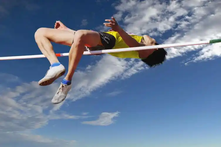 东方人,一个人,运动员,跳高运动员,体育馆,运动场,跳,横图,室外,白天