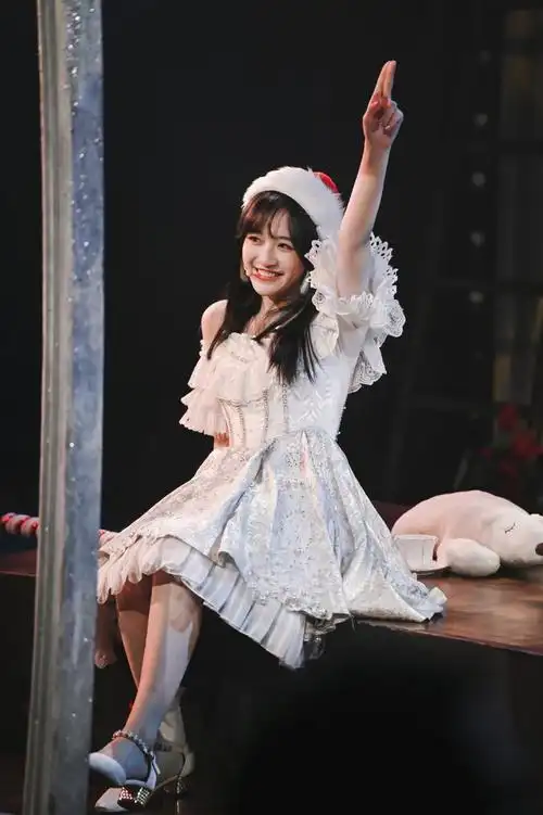 收集收集费沁源的甜甜的照片