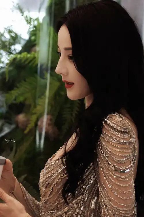 迪丽热巴超话#迪丽热巴live图#20231016 swisse"其实今天更适合见面"