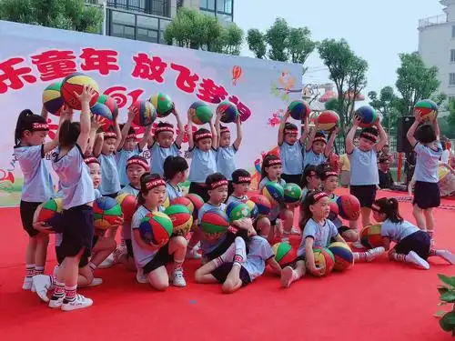 摇篮中二班六一儿童节汇演花絮