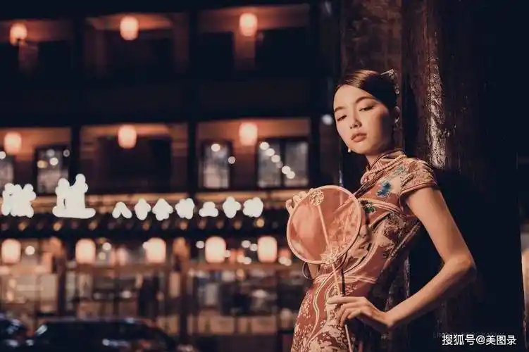 夜色下的旗袍美女魅力