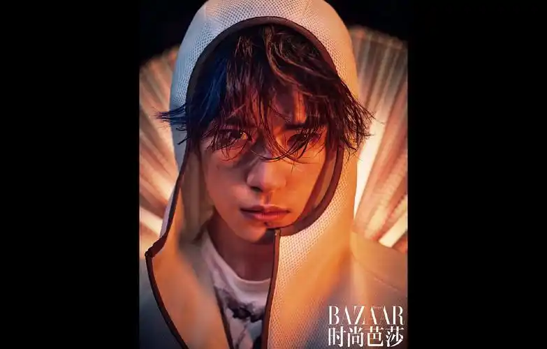 易烊千玺时尚芭莎三月刊封面,女友粉的春天!