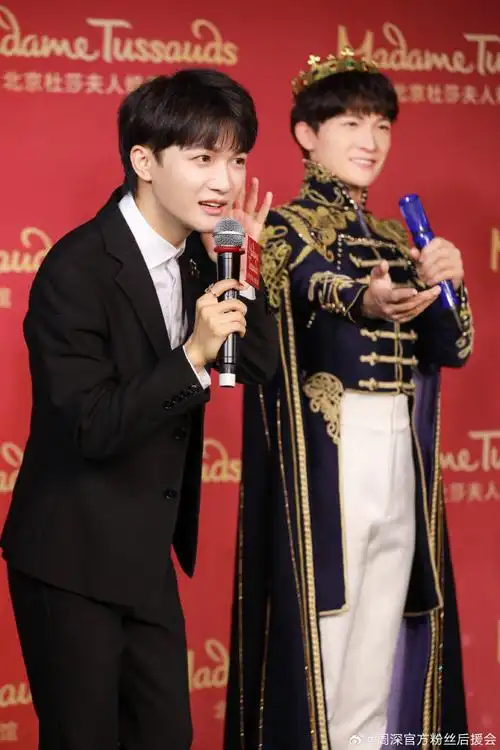 周深入驻北京杜莎夫人蜡像馆