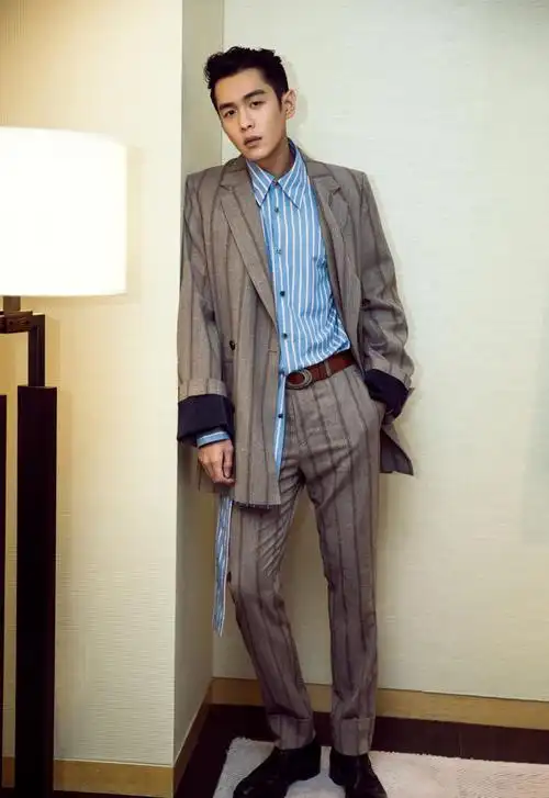 张若昀西装复古时尚写真